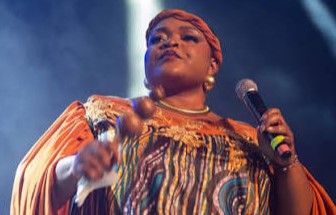 Eunice Mayanga dévoile son premier album « C’est mon temps » en RDC