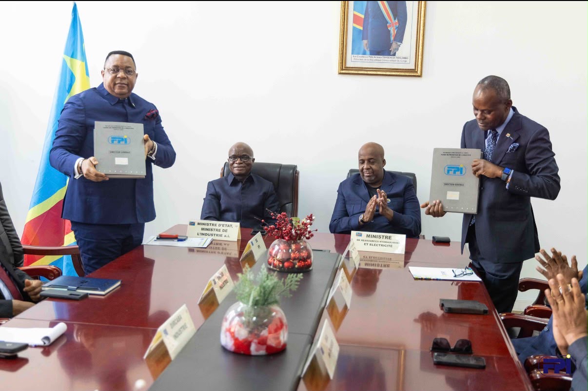 Kananga : institutions signent un contrat pour la centrale