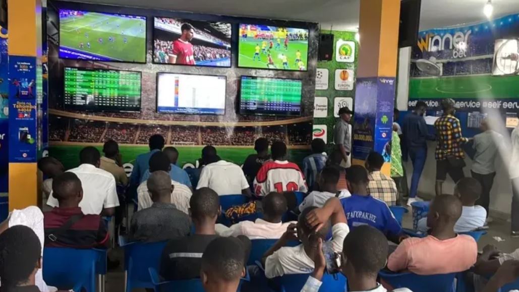 Le pari sportif à Kinshasa : un marché d'un milliard de dollars sous l'œil de l'État